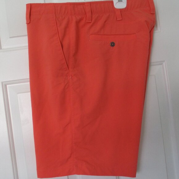 Under Armour HeatGear Mens DayGlow Orange Active Stretch Tennis Short NWOT - 40W - Picture 1 of 4